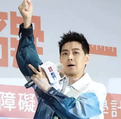 林志颖首度露出脸部伤疤,承认车祸后眼睛模糊两周,理解能力变差_身体