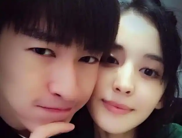 当娜扎觉得时机成熟的时候,又凭借《缝纫机乐队》作品,出现在观众眼前