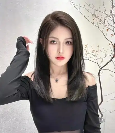 2024年春季流行的8款发型,显脸小显气质,减龄又好打理