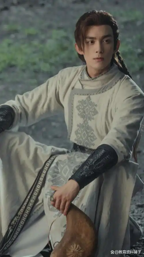 《长歌行》是一部以李长歌为主要角色的古装历史题材电视剧,由