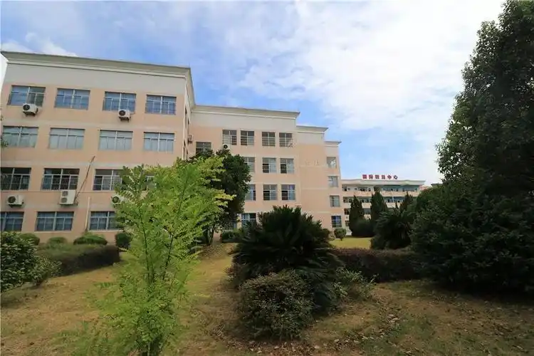 创意教育全面发展江西省西山学校小学部