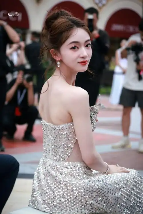 吴谨言生图硬控我##吴谨言今日活动生图