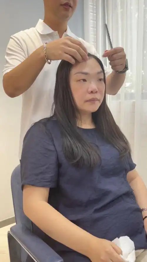 高额头发际线 圆脸的小姐姐看过来