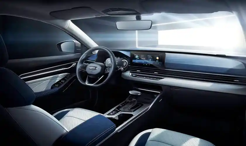 宽体低趴设计 吉利全新帝豪将于5月30日亮相 内饰大变样