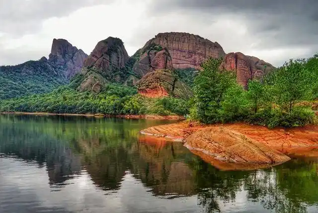 江西龟峰风景区有三十六峰七十二景之说是5a级景区