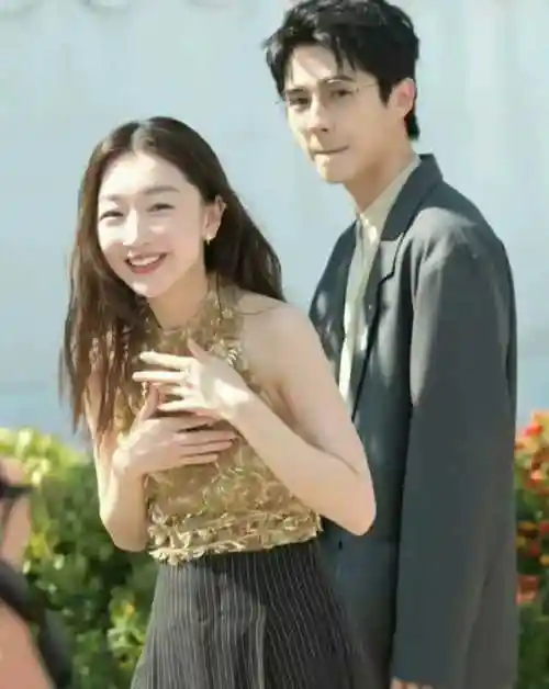 原创刘昊然与周冬雨分手后颜值回春那种少年感又回来了好帅