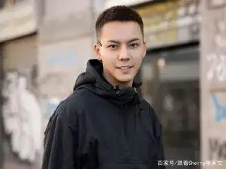 马尾辫,平头,秃顶各类发型用英语怎么说?