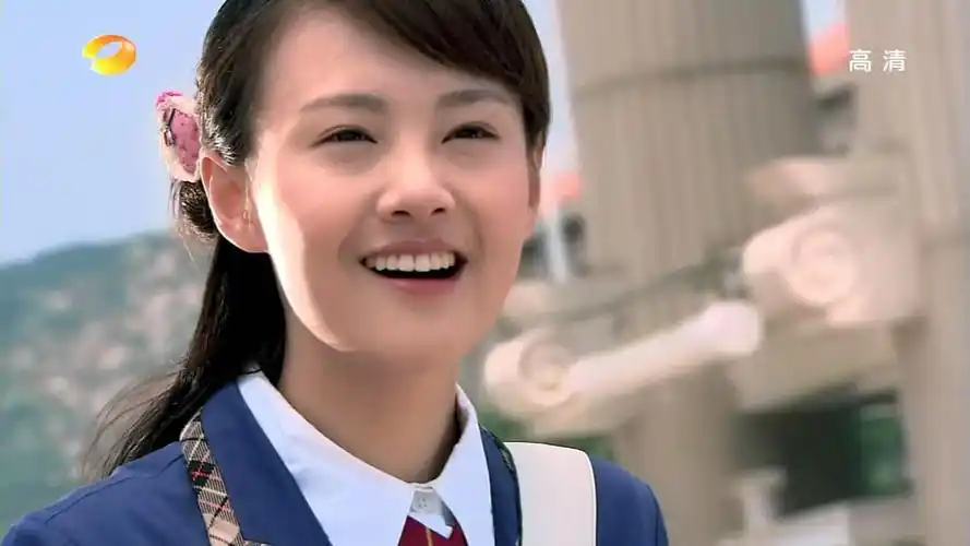 一盘散沙的不规范状态,门槛低,水准良莠不齐,有些配音演员资历尚浅