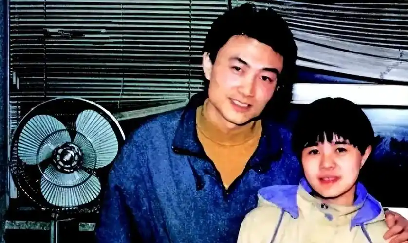 回顾刘纯燕一桩心事终了却独生女订婚303天后和金龟婿正式结婚