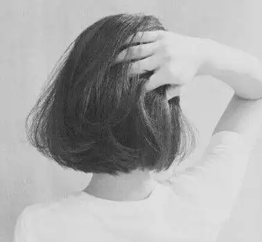 侧脸短发黑白头像女生