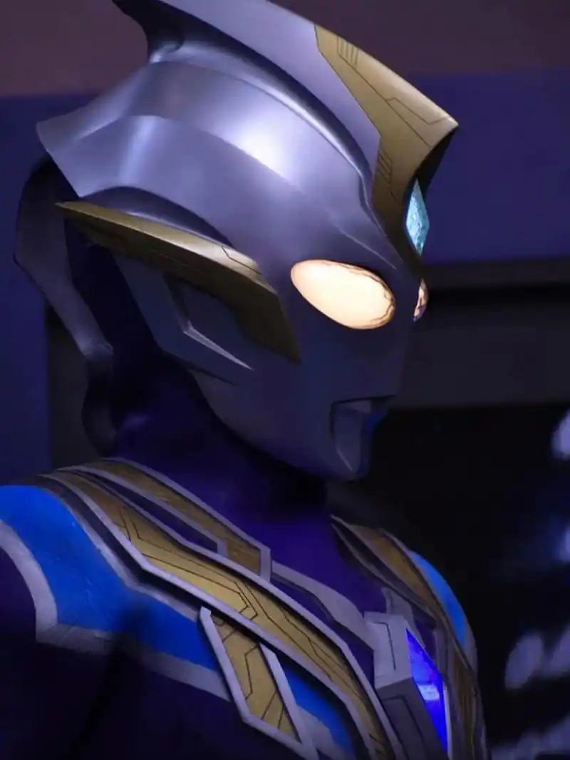 特利迦奥特曼帅气壁纸 来看看特立家到底有多帅吧!