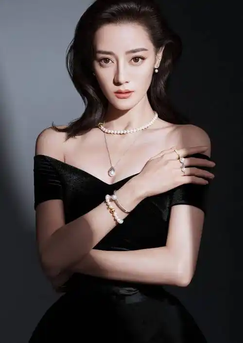 迪丽热巴写真手机高清壁纸-爱读书