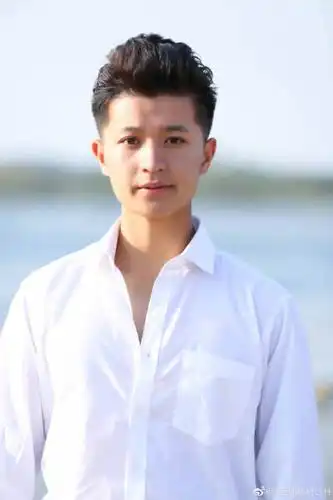 摇啊笑啊桥猎豹队队长雷华