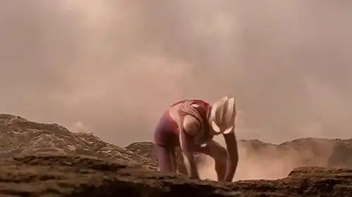 迪迦奥特曼,迪迦身体变成透明,然后消失在怪兽面前