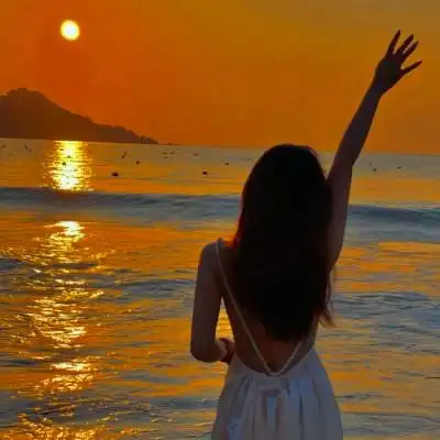 高级感背影头像女 超火的超好看背影头像女_女生头像_头像屋