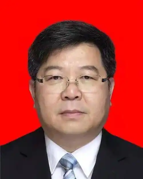 惠州市委常委:黎明,男,汉族,1973年2月生,在职研究生,中共党员.