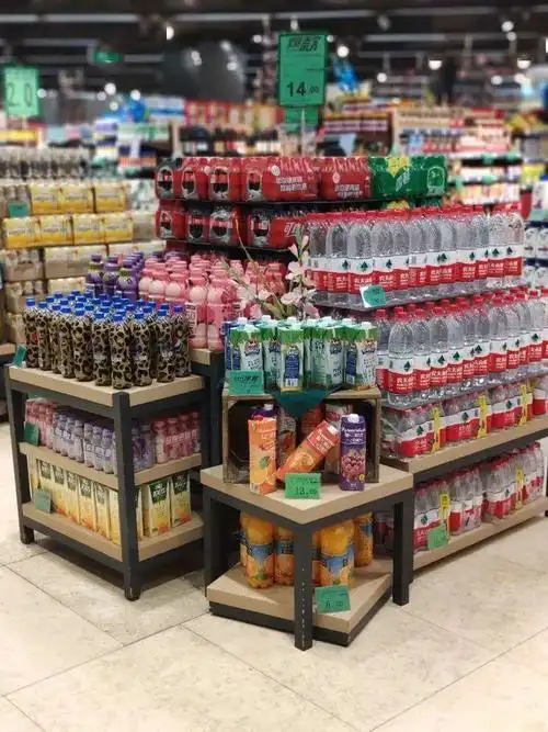 一组最新武汉中百超市的应季商品陈列图片供参考