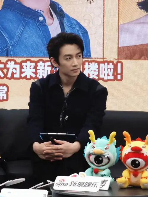 平等地羡慕每一个能见到陈晓的微博工作人员!#电视剧小日子扫楼