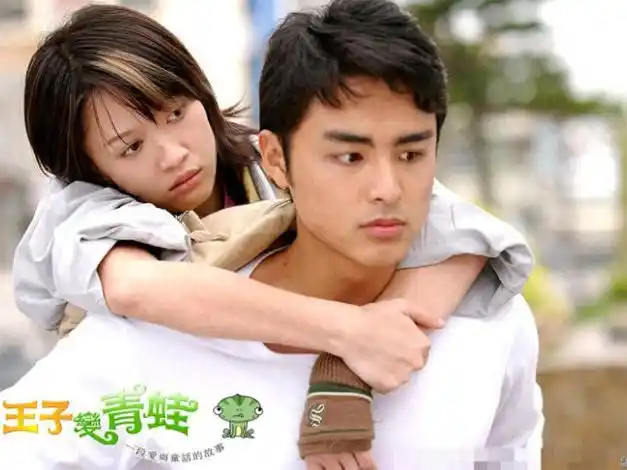 明道二胎得女晒父女合照画面温馨妻子长相引争议