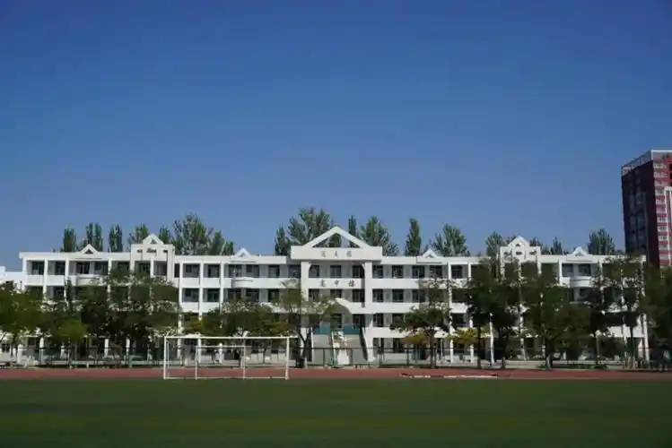 家校共育共克时艰宁大附中高三年级召开线上家校沟通会议