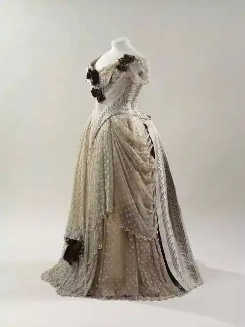 19世纪 复古服饰