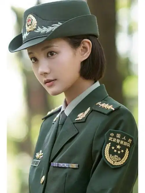 李一桐军装剧照