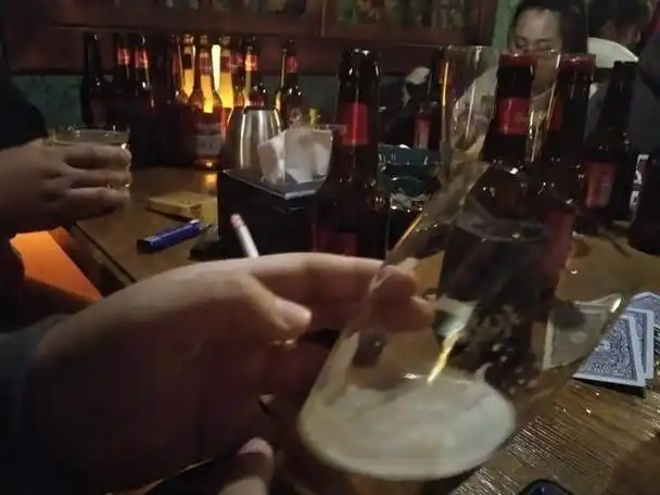 加代李正光酒吧喝酒赵三讨好兰姐加代心烦有点吃醋了