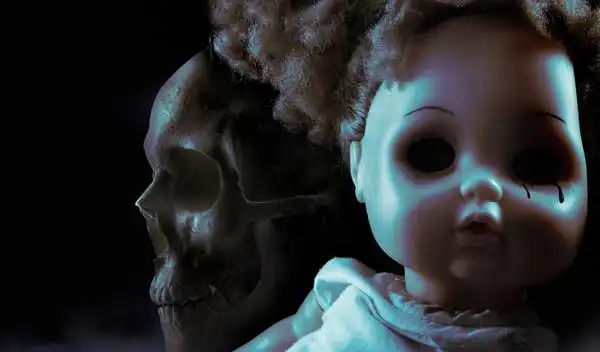 秘鲁恐怖娃娃圣诞节礼物成了终身噩梦