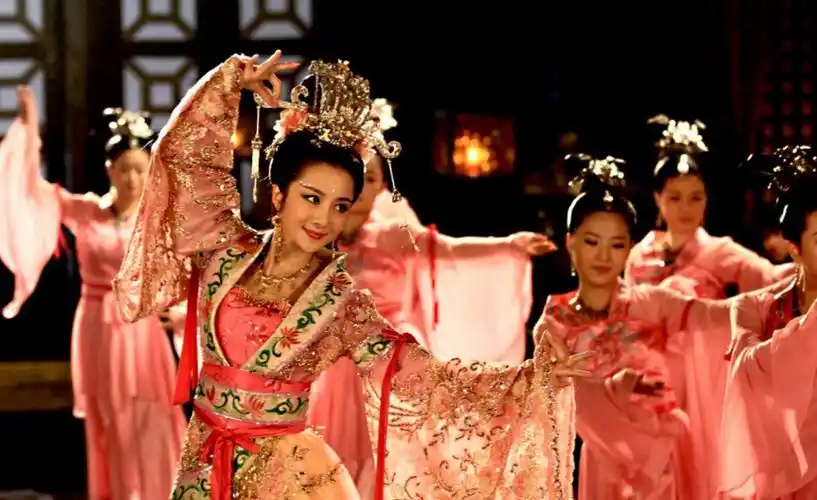 与唐嫣同岁的李依晓还有机会翻身吗?