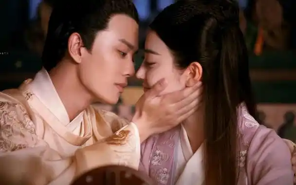 任嘉伦媳妇聂欢丈夫成名背后有辛酸在家做全职太太也幸福了吧