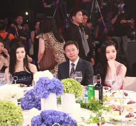 刘亦菲景甜早期同框的照片对我的眼睛太友好了