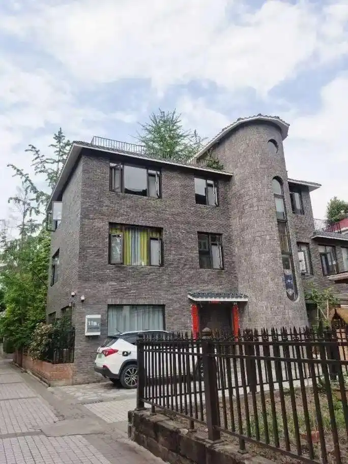 金城花园河滨别墅,独栋,装修2年,中央空调 一楼地暖,一楼1 - 抖音