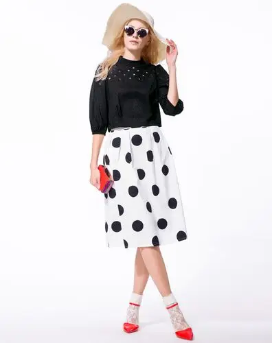 白底黑点波点长裙