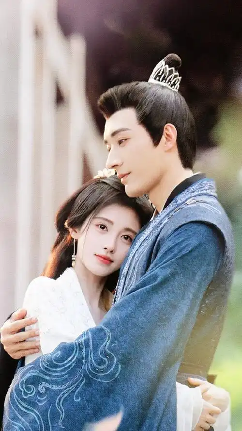 花间令深情对望##鞠婧祎环住了刘学义的腰