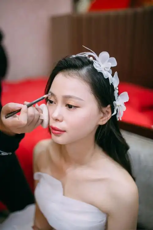 m·makeup化妆造型师何小蔓老师