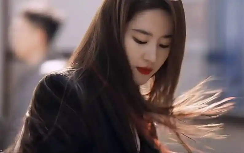 刘亦菲跟"女配们"同框对比:有些女演员真不怕被"艳压"