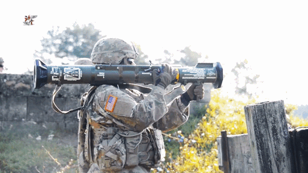 用完就丢详解瑞典萨博at4反坦克火箭筒