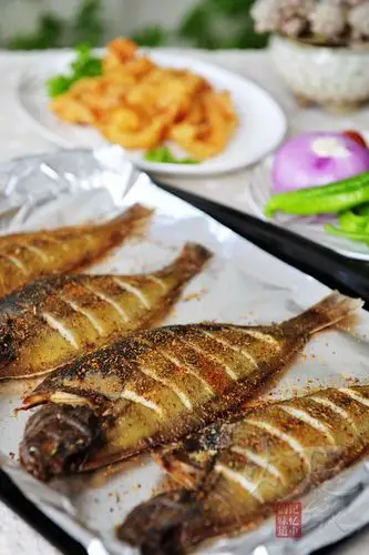 辣椒孜然烤偏口鱼