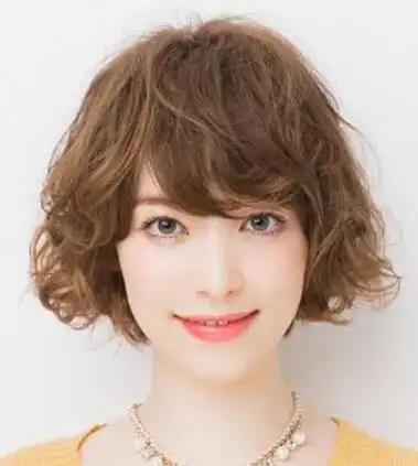 短发半头烫发型图片示范女生半头烫如何打理迷人