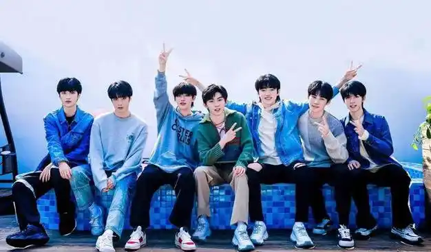 一代粉眼中的二代是什么样的为什么时代峰峻的偶像团体都很抗打