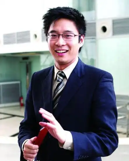 霍启山家住沙宣道古堡大宅.