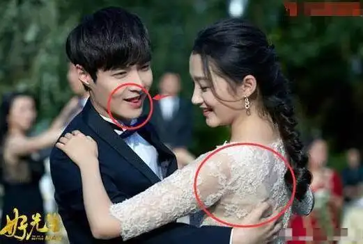 最害羞的穿帮镜头,男星抱李沁不小心露了啥,看起来好尴尬!