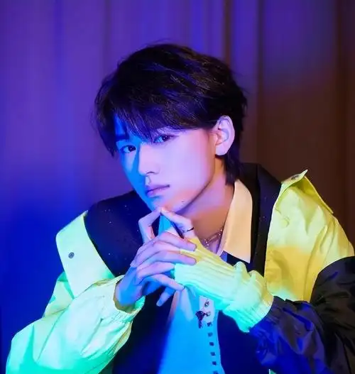 宋亚轩个人资料("靠脸生存"宋亚轩:被迪奥看中,后受吴彤青睐拿下