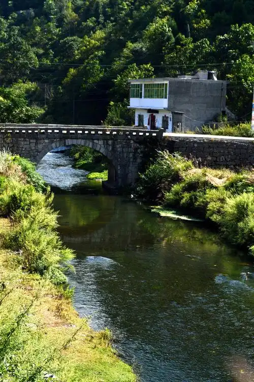 小桥--流水--人家