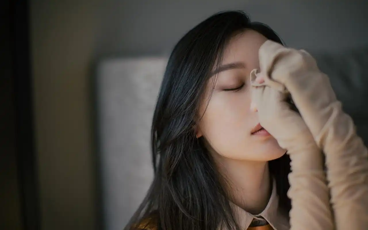 倪妮静谧浪漫高清桌面壁纸