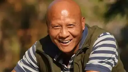 "四大恶人"之首,因为长相凶狠曾被体校劝退!女儿却貌若天仙