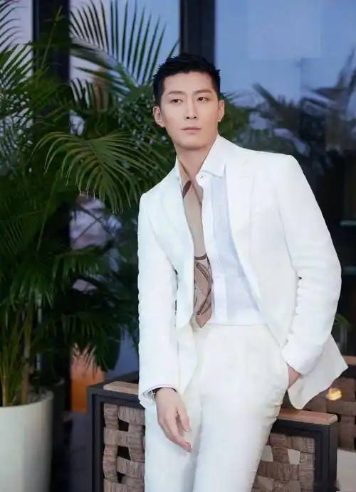 魏大勋踩人上位?窦骁不炒cp?孙珍妮资源飞升?_基本_戴萌