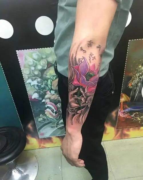 拈花纹身图片_成品手臂传统清新国画植物人物宗教静物揭阳纹身图案