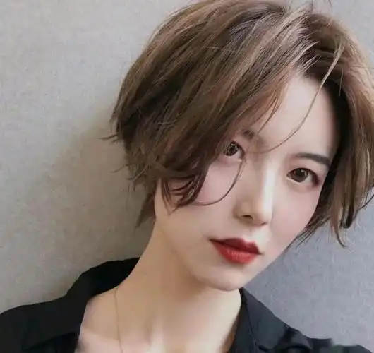 9款大脸颧骨高适合发型