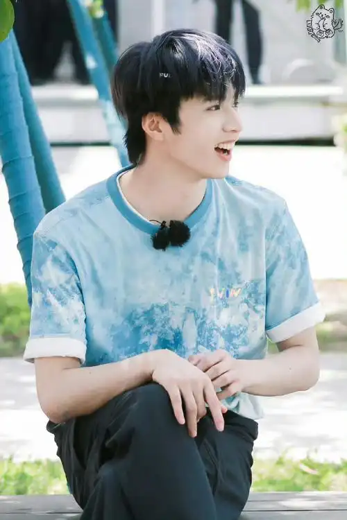 刘耀文说放眼望去尽是绿水青山